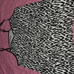 🌸4 For $20🌸Banana Republic Black and White Top